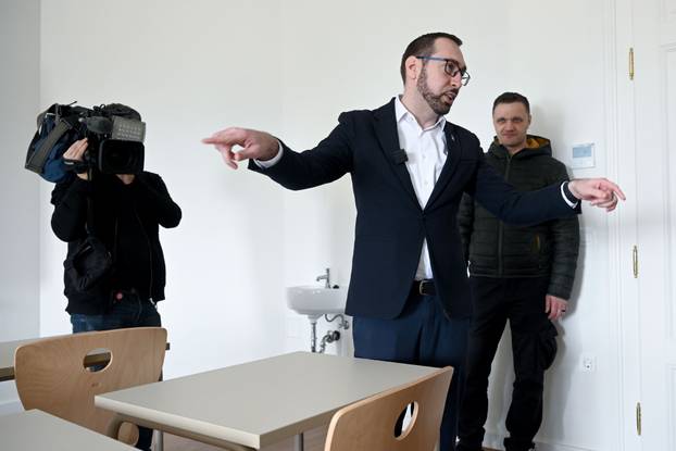 Zagreb: Gradonačelnik sa suradnicima obišao obnovljenu Gornjogradsku gimnaziju