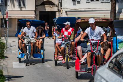 Danas i do 38°C! Turisti guštaju u Splitu. Ali uskoro stiže velika promjena i kraj toplinskog vala!