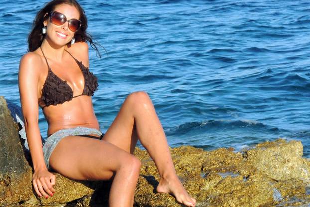 Hvar: Manekenka Vedrana Linardi? s prijateljicama se provozala na banani