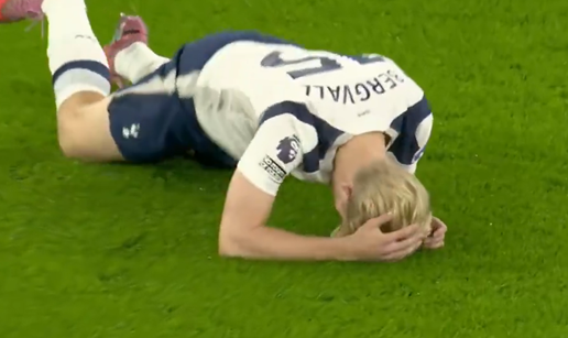 VIDEO Igrač Tottenhama teturao terenom i odbijao napustiti igru