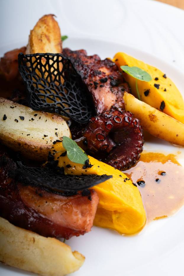 FOTO Šime Vrsaljko s rođakom otvorio jedan od najljepših restorana u Hrvatskoj