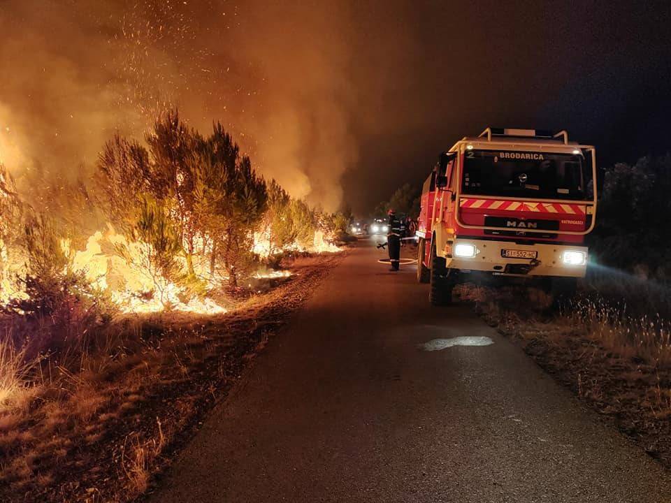 'Fali vatrogasaca. Dobiju samo 800 € pa radije idu konobariti'