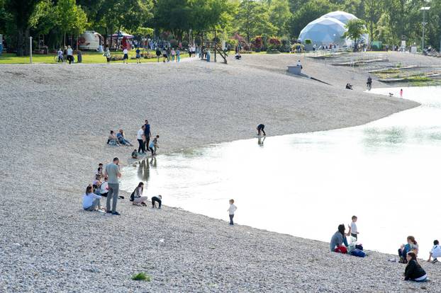 Zagreb: Brojni građani posjetili Floraart na Bundek