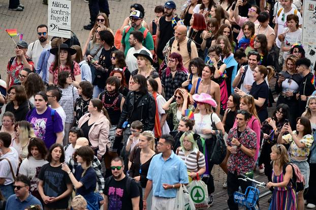 Zagreb: 25. Povorka ponosa LGBTIQ zajednice "Korak po korak, iskorak!"