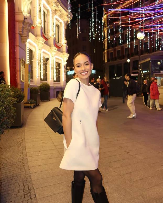 FOTO Bivša konobarica se zbog Benzeme preobratila na islam, rodila mu i dijete. Prekinuli su