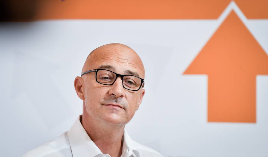 "Reforma koja se čekala 20 godina od sutra je u školama"