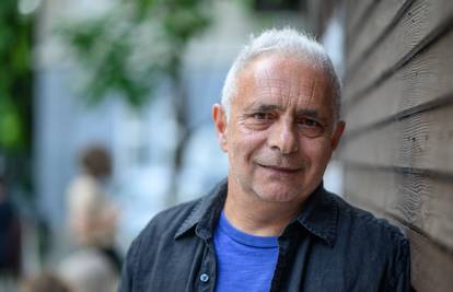 Hanif Kureishi ne može pomicati ruke i noge nakon pada u Rimu