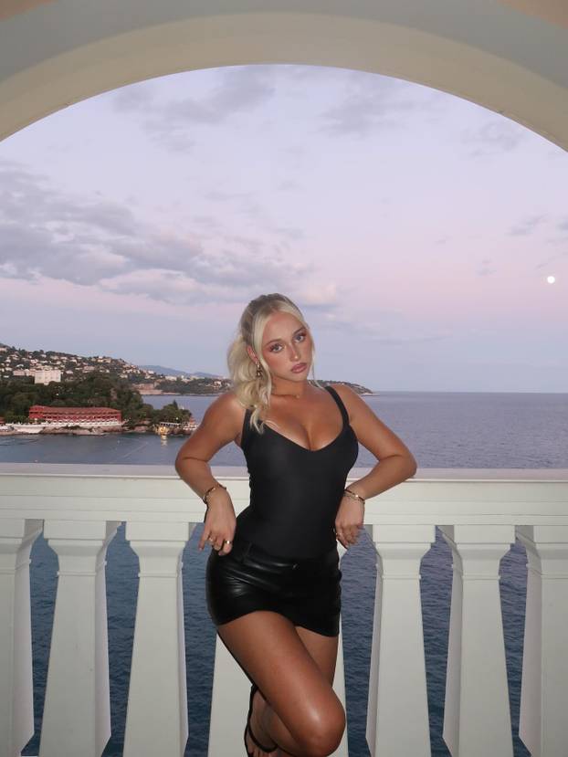 FOTO Bujna plavuša zavela je Vuškovićeva budućeg suigrača