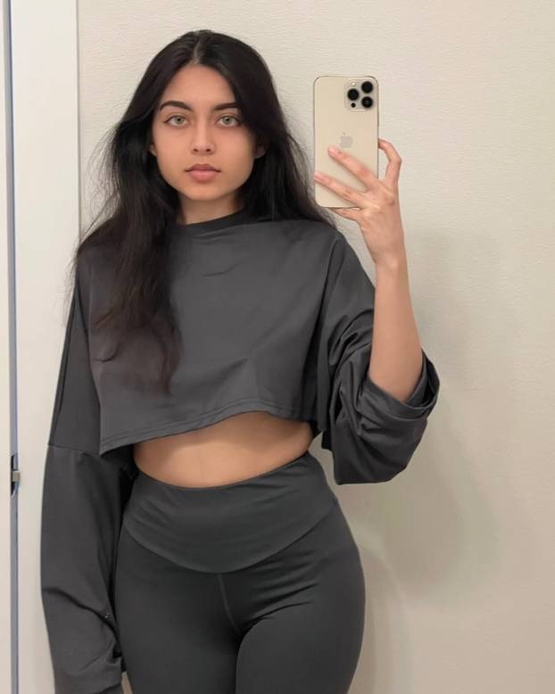 FOTO Zgodna bioinženjerka napustila doktorat: 'Snimam vruće videe i držim instrukcije'