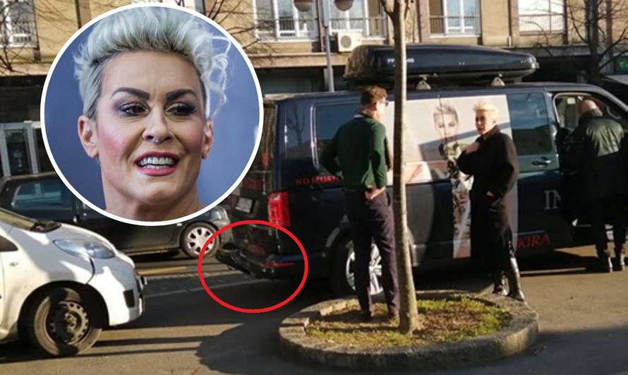 Indira imala prometnu nesreću: Auto se 'zakucao' u njen kombi