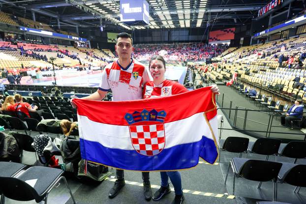 Herning: Navijači očekuju početak utakmice Hrvatska i Njemačka u polufinalu EHF Europskog prvenstva
