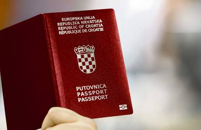 Imali smo ih u Jugoslaviji, sad se vraćaju - crvene putovnice