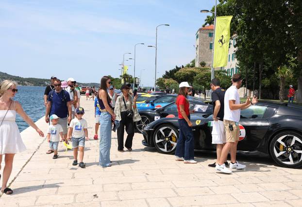 Šibenik: Turneja Ferrari Cavalcade 2026. s više od 120 Ferrarija na šibenskoj rivi