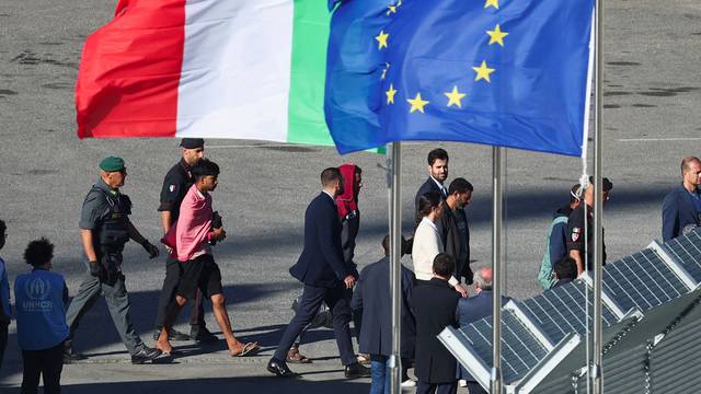 Italian navy ship Libra arrives with the first group of migrants in Albania