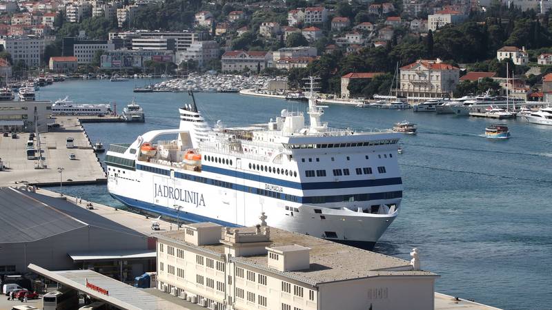 Pokvario se najveći brod u povijesti Jadrolinije! Otkazali su brojna putovanja za Italiju...