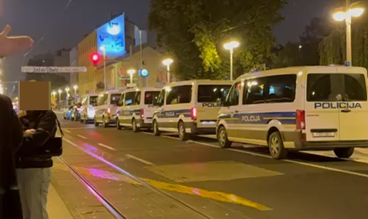 VIDEO Akcija u Zagrebu: 70-ak policajaca upalo je u noćni klub? Policija: 'Redovno postupanje'