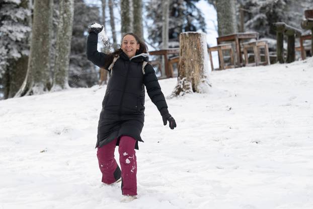 Zagreb: Snijeg zabijelio Medvednicu