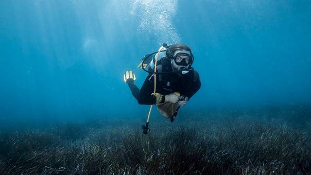 Ćorić čistio  podmorje u Bolu na Braču: 'Nevjerojatno je koliko otpada ljudi bacaju u more'