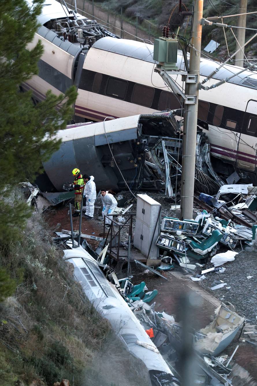 Two high-speed trains derail in Spain