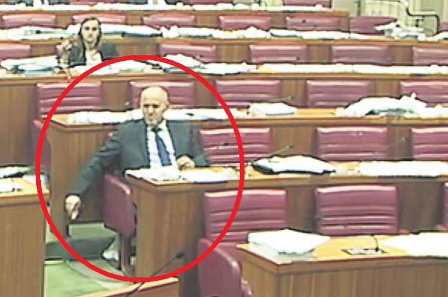 Eko Branko Bačić: Papirić od bombona bacio je iza sjedala