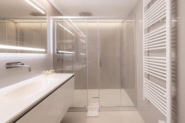 FOTO Samo luksuz! Evo u što ulažu naši nogometaši. Uvijek se traži koji kvadrat viška...