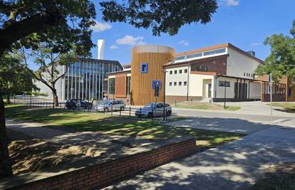 Koja utakmica? U Bačkoj Topoli je običan četvrtak, ali na ulici ćete baš rijetko čuti srpski jezik