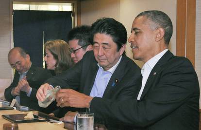Obama u tokijskoj podzemnoj jeo sushi od čak 1500 kuna