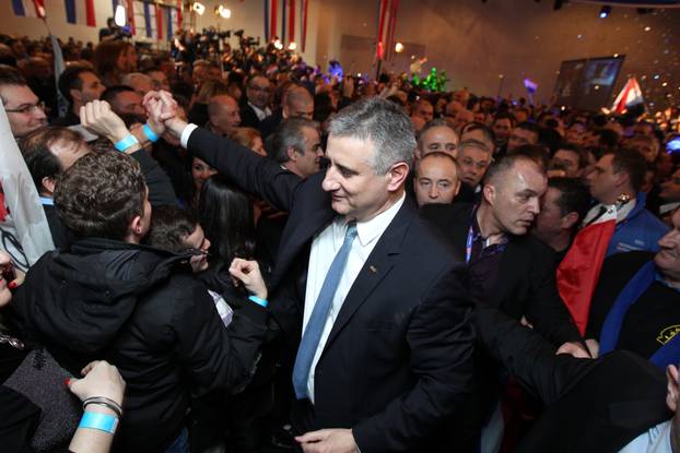 ARHIVA - Prije to?no 10 godina Kolinda Grabar-Kitarovi? pobijedila je u drugom krugu predsjedni?kih izbora