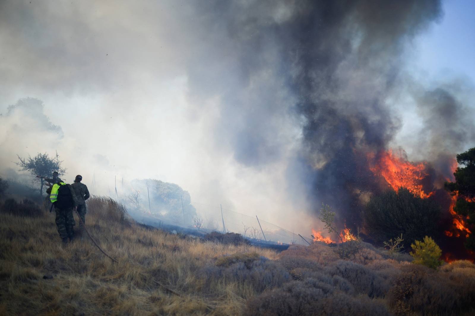 Wildfire burns in Markati