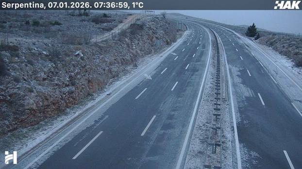 FOTO Autoceste diljem Hrvatske zametene snijegom, pogledajte