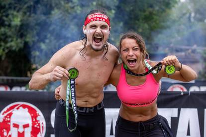 FOTO Nova olimpijska disciplina u Svetoj Nedelji. Puzali su ispod bodljikave žice i prelazili vatru