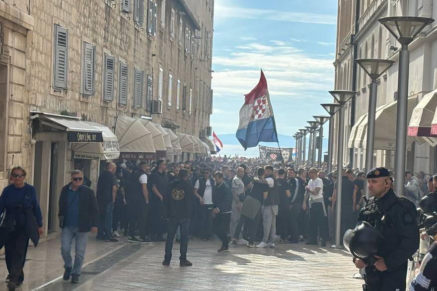 Split: Prosvjed na Rivi