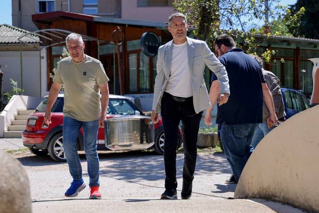 Zadar: Zadarski SDP tradicionalno obilježio Međunarodni praznik rada uz podjelu graha i pića te druženje i glazbu