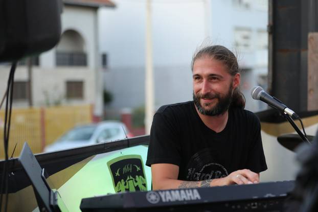 Osijek: Rock bend Echoes zabavljao Osječane na prvom pokretnom koncertu