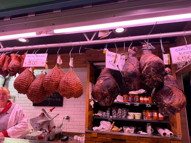 24SATA NA DOLCU Ovo su cijene s tržnice u Zagrebu uoči Uskrsa!