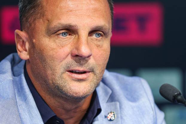 Zagreb: Na konferenciji za medije Dinamo predstavio novog trenera Maria Kova&ccaron;evi&cacute;a