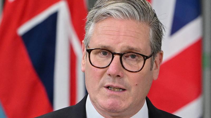 Premijer Keir Starmer u krizi: Podržao ministra zdravstva iako se špekulira o njegovoj smjeni