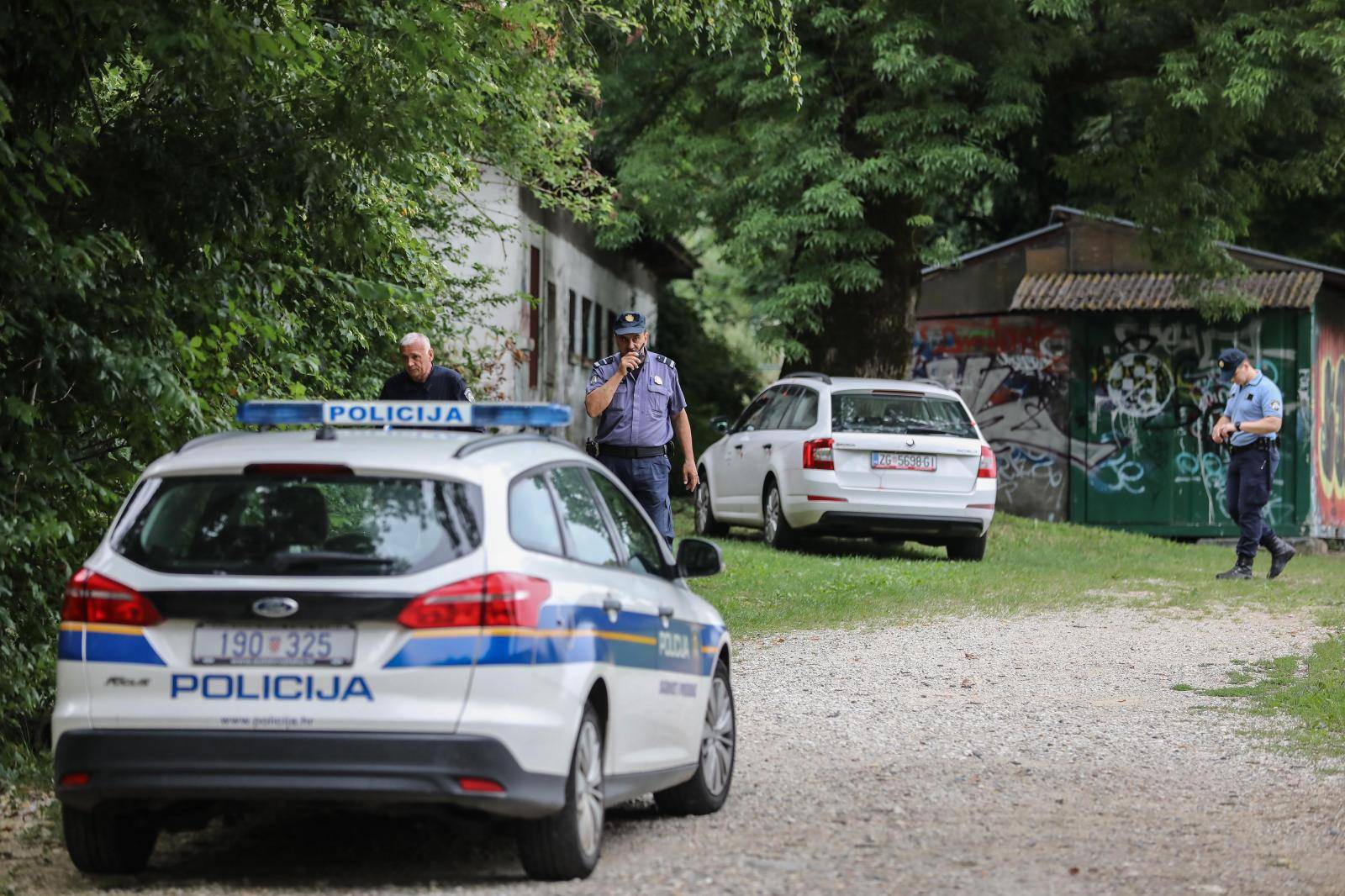 Zagreb: Policija pored jezera u Brezovici gdje je ubojica pocinio samoubojstvo