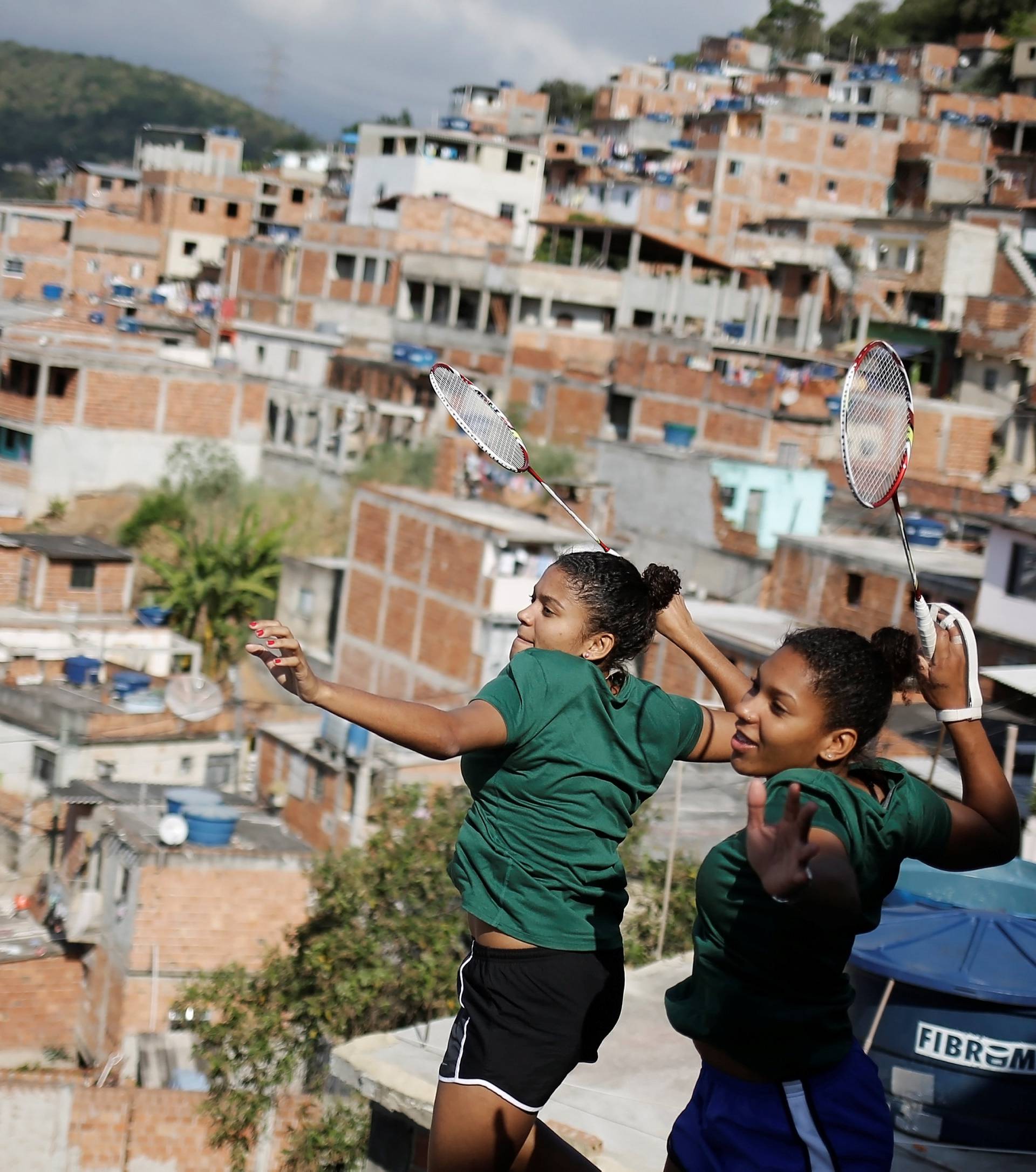 2016 Rio Olympics: Rio sisters: from violence to the Olympics
