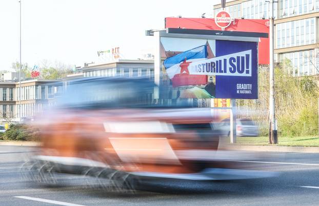 Zagreb: Predizborni plakat na Avenija Većeslava Holjevca