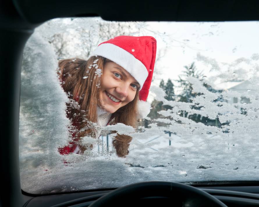 Sprej za led možete napraviti i sami, a koliko dobro čisti auto?