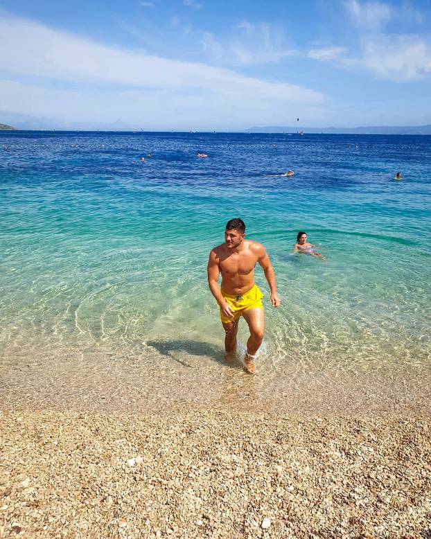 FOTO Majku je pratio do oltara, a sad se i sam oženio. Zvijezda rukometaša u braku s liječnicom