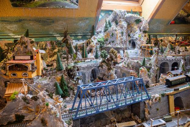 Oživio željeznicu koja je povezivala Konavle s Bečom: Pero je bajkovitu maketu gradio 12 godina