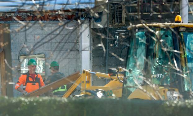 Zagreb: Bageri ruše popratni dio Vjesnikovog nebodera