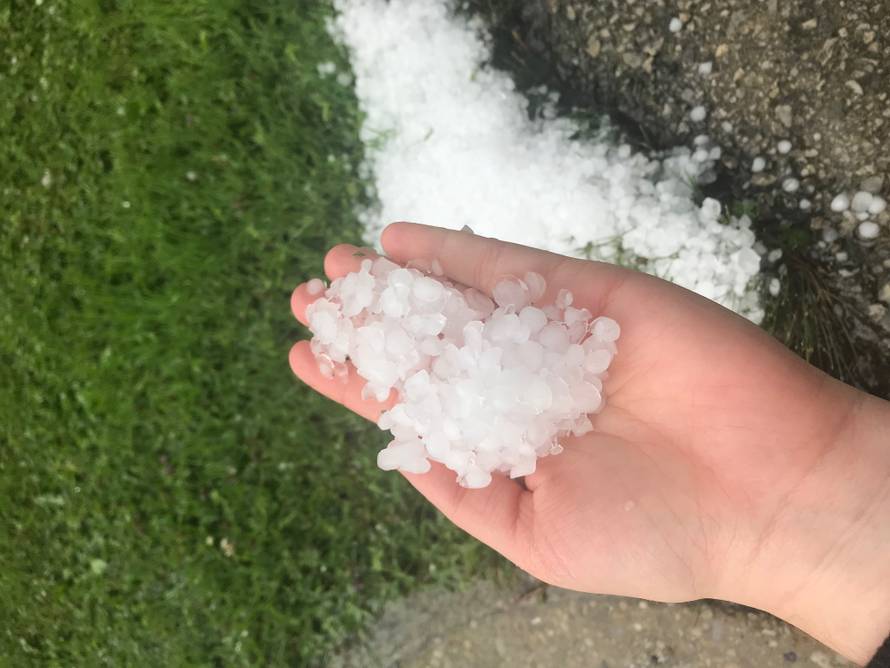 Nevrijeme zahvatilo Hrvatsku: O svemu se oglasila i policija...