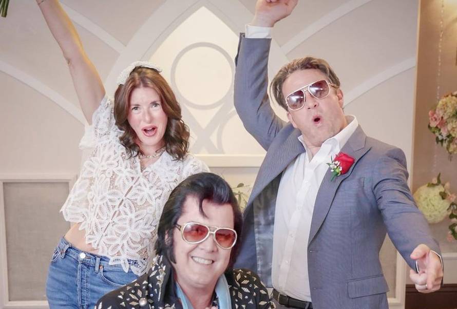 Jamie Oliver i njegova supruga obnovili bračne zavjete u Las Vegasu: Bio i Elvisov dvojnik