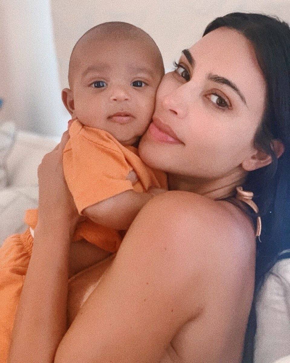 Kim Kardashian se hvali: 'Moj sin spava cijelu noć, miran je'