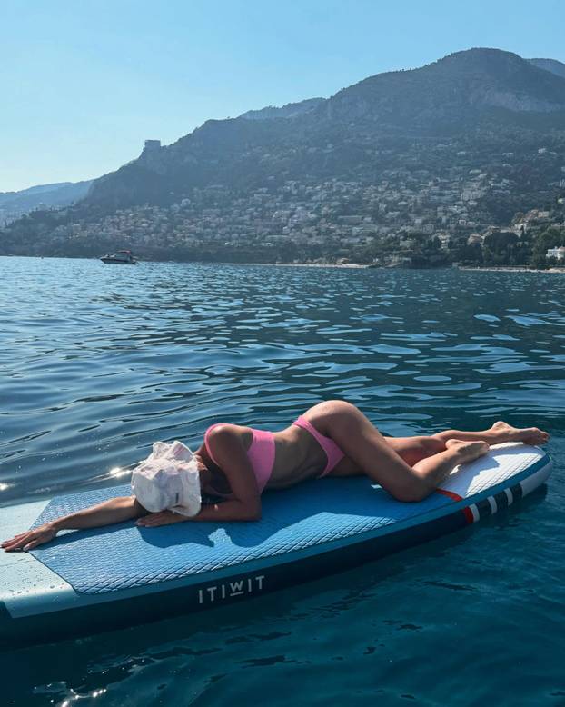 FOTO Udružila se sa Srpkinjom za najljepši teniski par. Fanove često časti golišavim fotkama