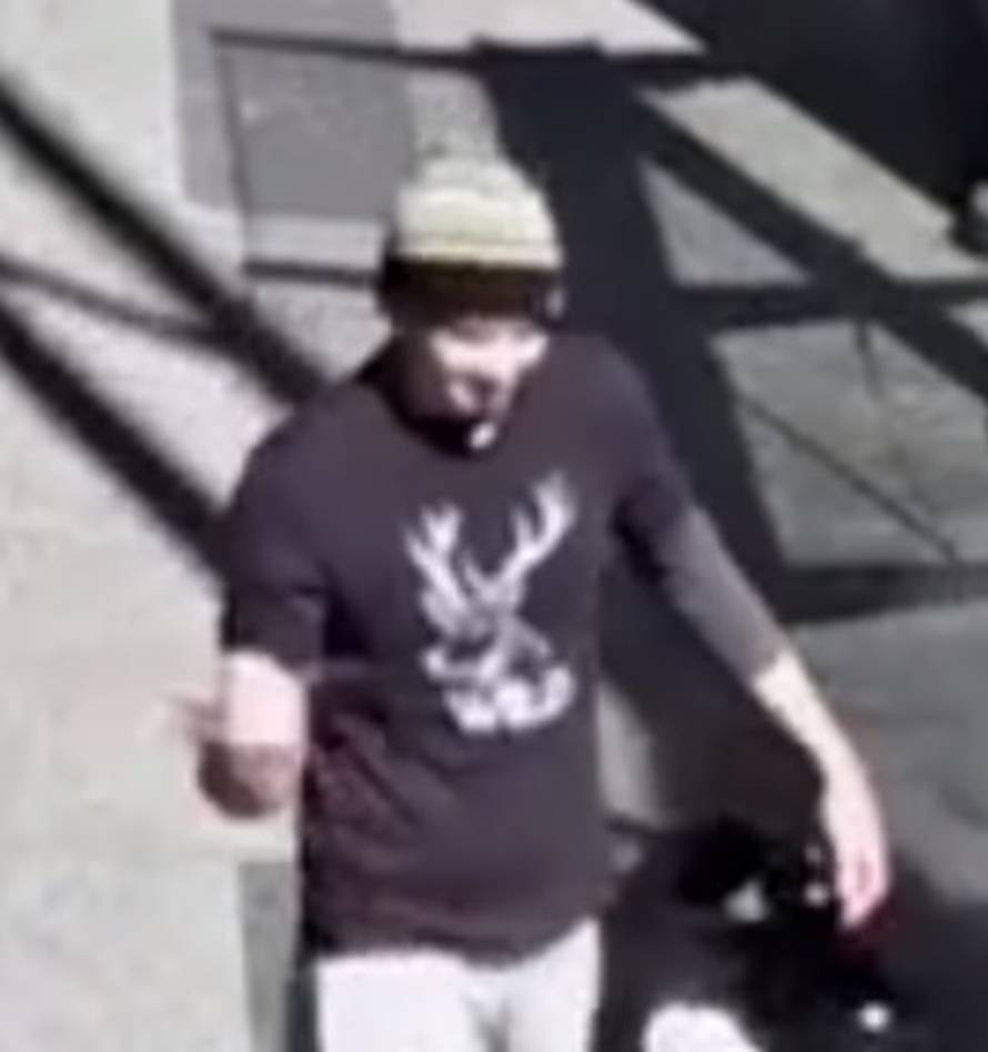 Ovo je lice kukavice: Udario je Azijku pa se cerekao u kameru