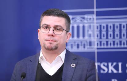 'Diskriminirate građane istog spola koji žele biti udomitelji!'